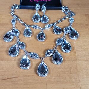 Signature Silver And Rhinestone Teardrop Necklace Set